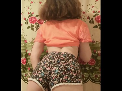 ❤️ Сексуальна молода красуня знімає шорти на камеру Якісне порно на uk.tube-sexer-com.ru ️❤