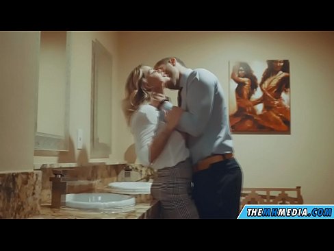 ❤️ Коли грудаста блондинка спокушає вас у громадському туалеті Якісне порно на uk.tube-sexer-com.ru ️❤